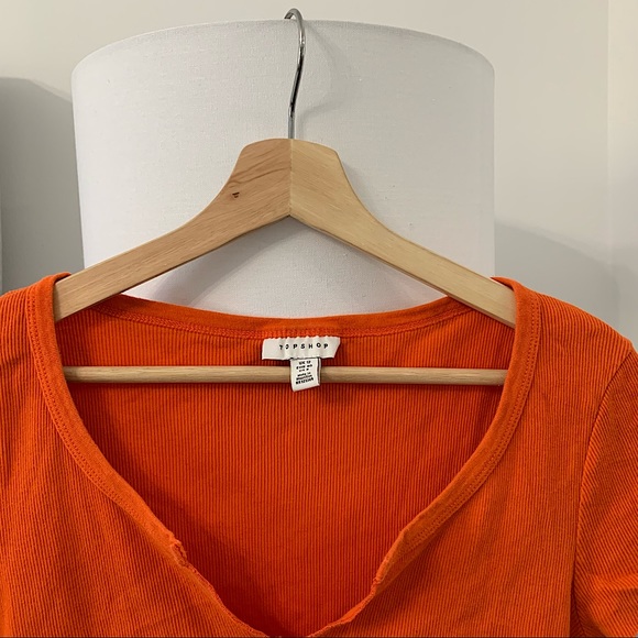 3/30$🤍 TOPSHOP | Orange notch neck cropped tee - Picture 4 of 7